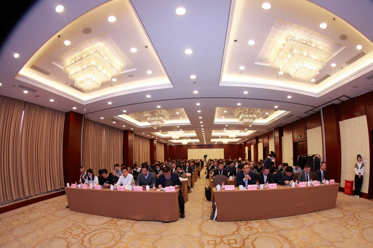 中国气体协会召开中国氦产业创新发展委员会成立大会暨中国氦产业创新发展论坛